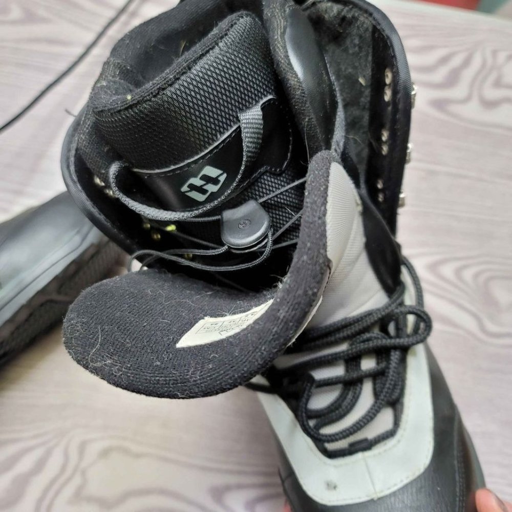 Morrow Lotus Snowboard Boots womens size 7 - Picture 4 of 8